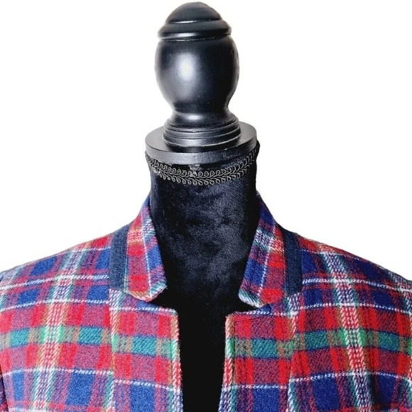 Talbots Womens Sz 12 Red Blue Green Wool Blend Tartan Plaid Crest Buttons Blazer - Picture 2 of 11